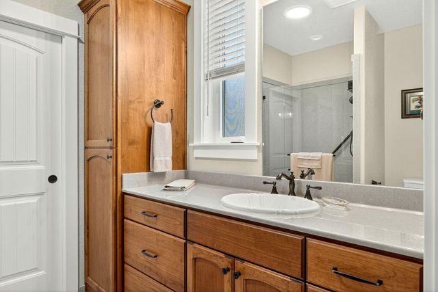 422 Castle Rock Drive, Central Point, OR 97502