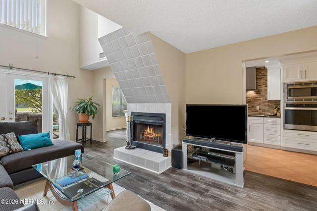 9360 CRAVEN Road 304, Jacksonville, FL 32257