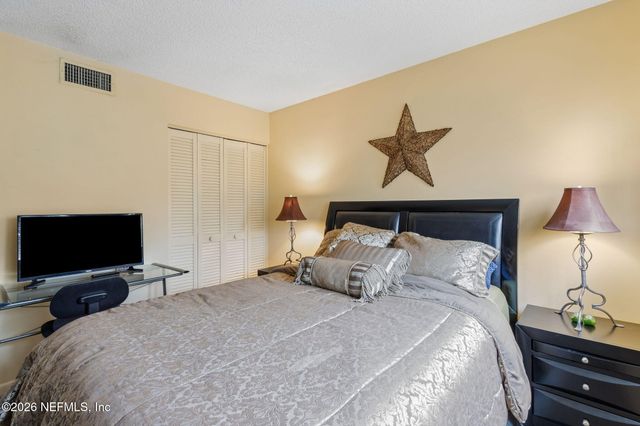 9360 CRAVEN Road 304, Jacksonville, FL 32257