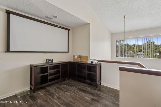 9360 CRAVEN Road 304, Jacksonville, FL 32257
