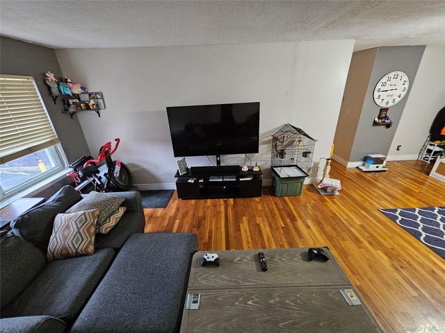 139 Farber Drive 139, West Babylon, NY 11704