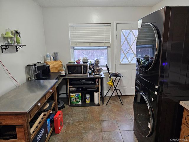 139 Farber Drive 139, West Babylon, NY 11704