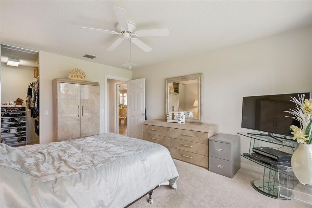 Image 17 of property listing at 11849 FAN TAIL LANE, Orlando, FL 32827
