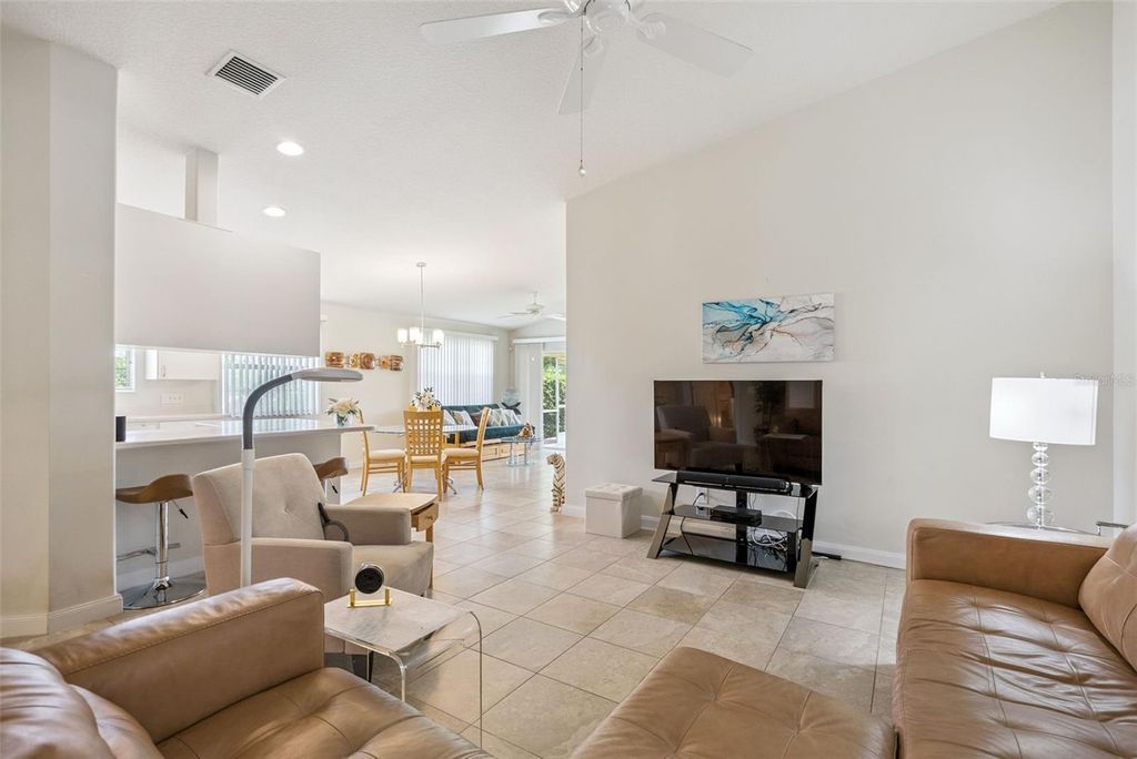 Image 8 of property listing at 11849 FAN TAIL LANE, Orlando, FL 32827