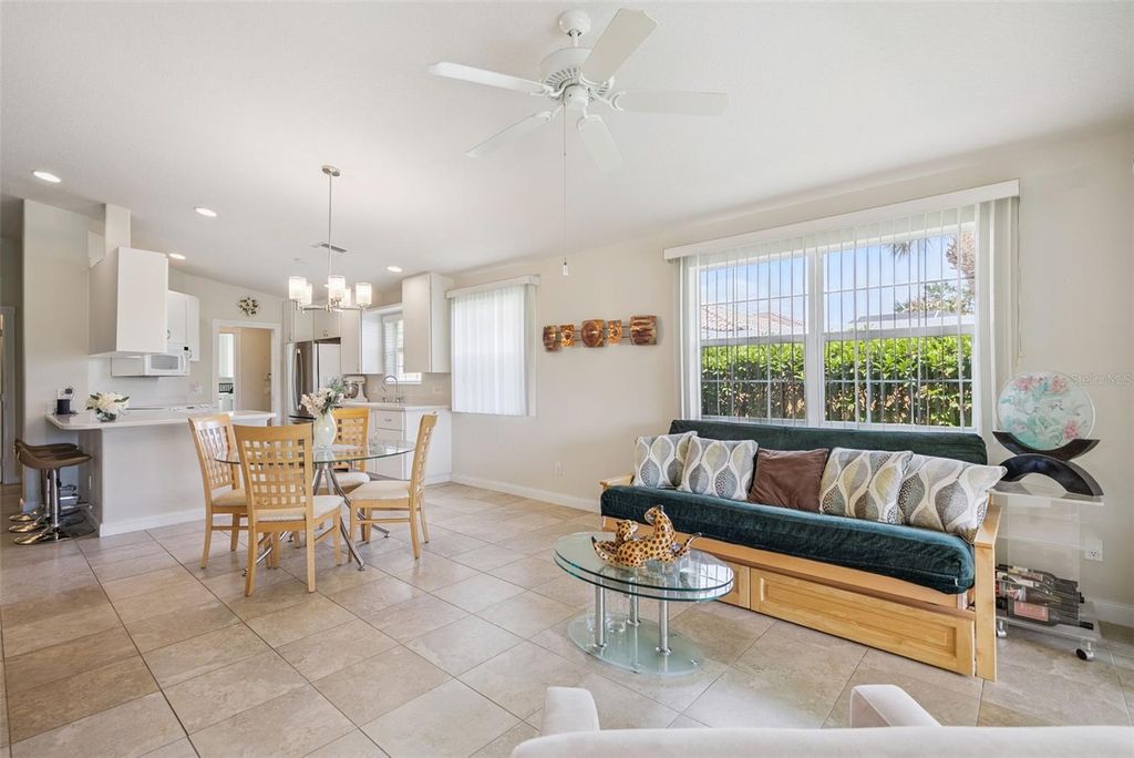 Image 10 of property listing at 11849 FAN TAIL LANE, Orlando, FL 32827