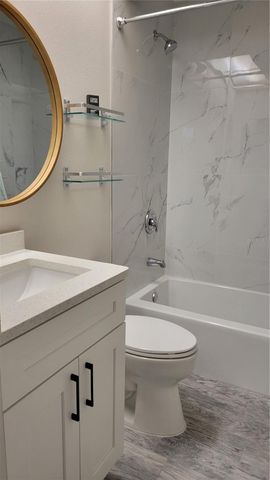 4845 WINSLOW BEACON 51, Sarasota, FL 34235