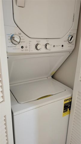 4845 WINSLOW BEACON 51, Sarasota, FL 34235