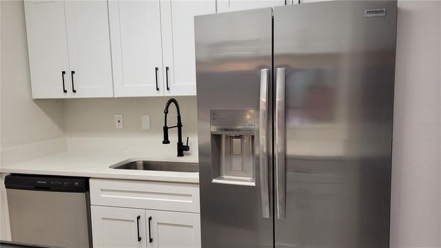 4845 WINSLOW BEACON 51, Sarasota, FL 34235