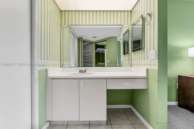 750 SW 138th Ave 304F, Pembroke Pines, FL 33027