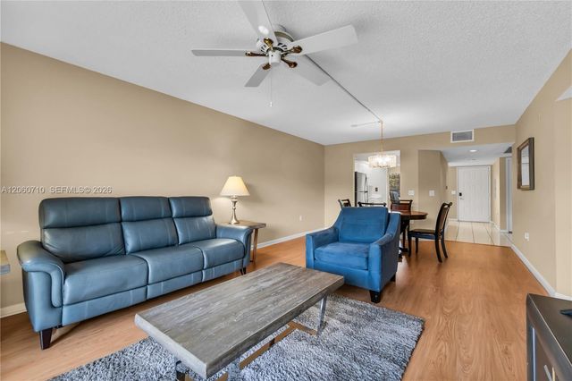 750 SW 138th Ave 304F, Pembroke Pines, FL 33027