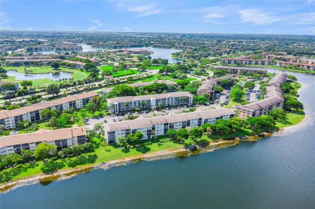 750 SW 138th Ave 304F, Pembroke Pines, FL 33027