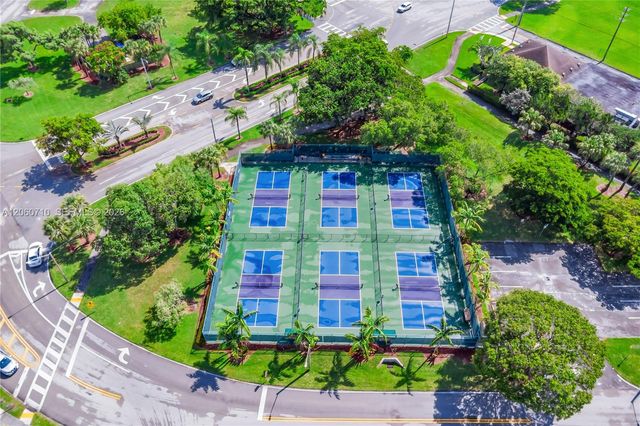750 SW 138th Ave 304F, Pembroke Pines, FL 33027