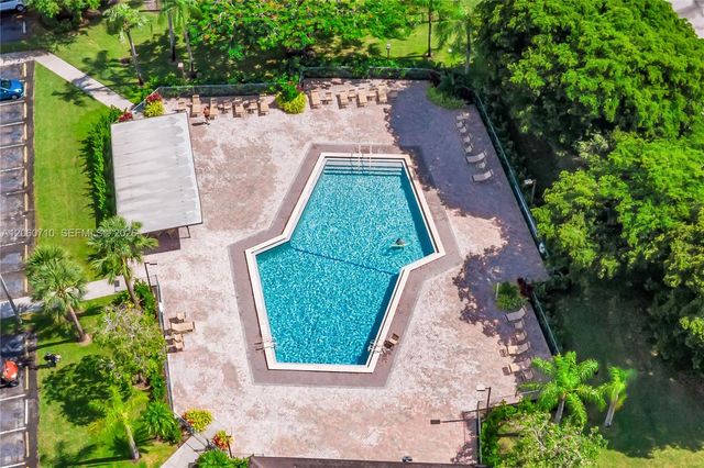 750 SW 138th Ave 304F, Pembroke Pines, FL 33027