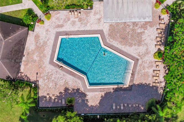 750 SW 138th Ave 304F, Pembroke Pines, FL 33027