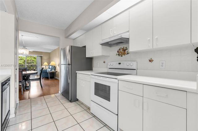 750 SW 138th Ave 304F, Pembroke Pines, FL 33027
