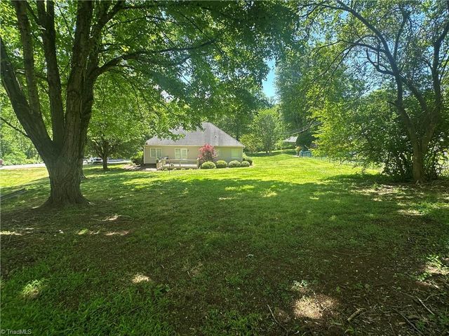 136 Valleybrook Drive, Elkin, NC 28621