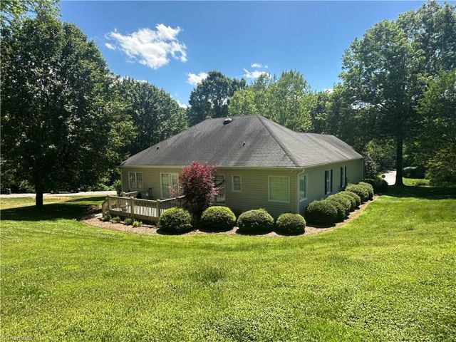 136 Valleybrook Drive, Elkin, NC 28621