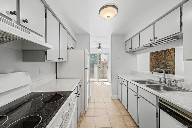 21 Newark Street D, Aurora, CO 80012