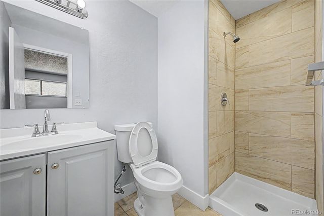 21 Newark Street D, Aurora, CO 80012