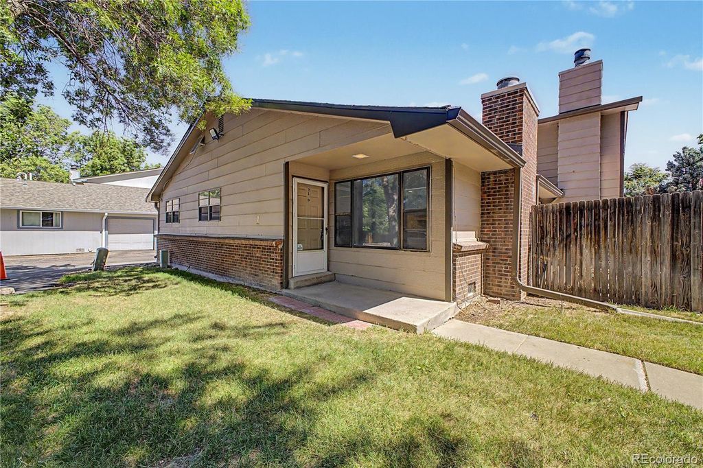 21 Newark Street D, Aurora, CO 80012