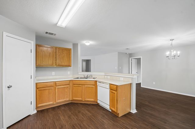 610 Lavaca LOOP, Elgin, TX 78621
