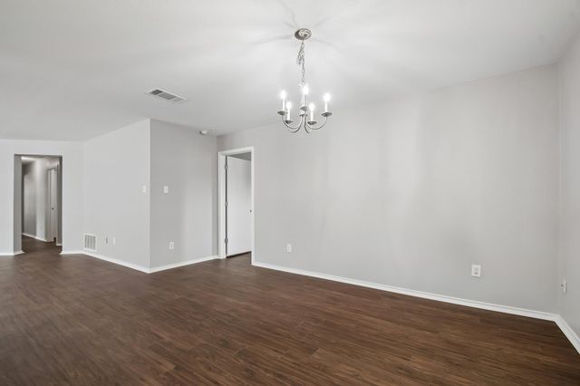 610 Lavaca LOOP, Elgin, TX 78621