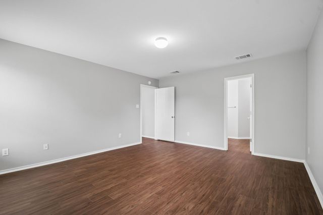 610 Lavaca LOOP, Elgin, TX 78621