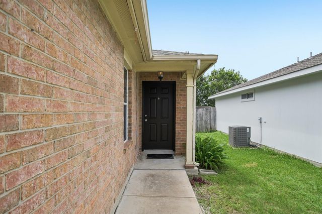 610 Lavaca LOOP, Elgin, TX 78621