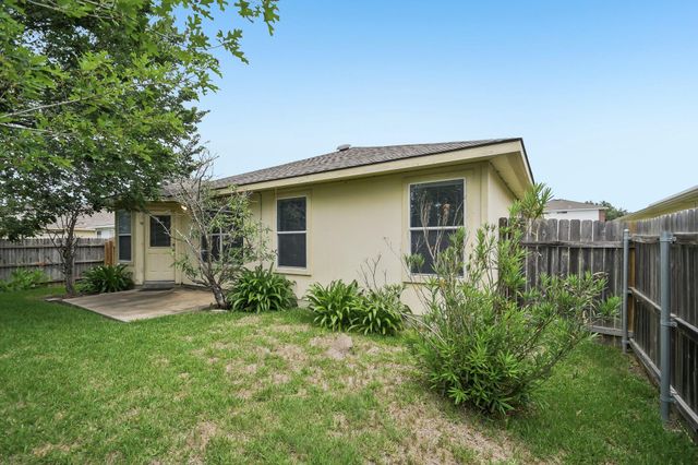 610 Lavaca LOOP, Elgin, TX 78621