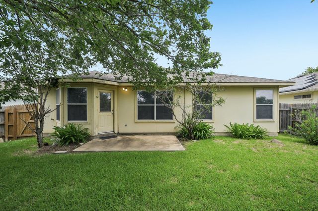 610 Lavaca LOOP, Elgin, TX 78621