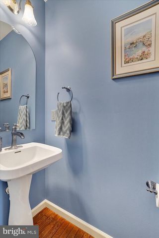 1885 HERMAN DR, York, PA 17408