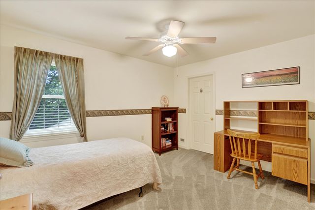 1885 HERMAN DR, York, PA 17408