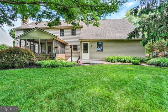 1885 HERMAN DR, York, PA 17408
