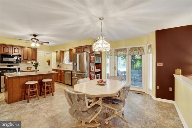 1885 HERMAN DR, York, PA 17408