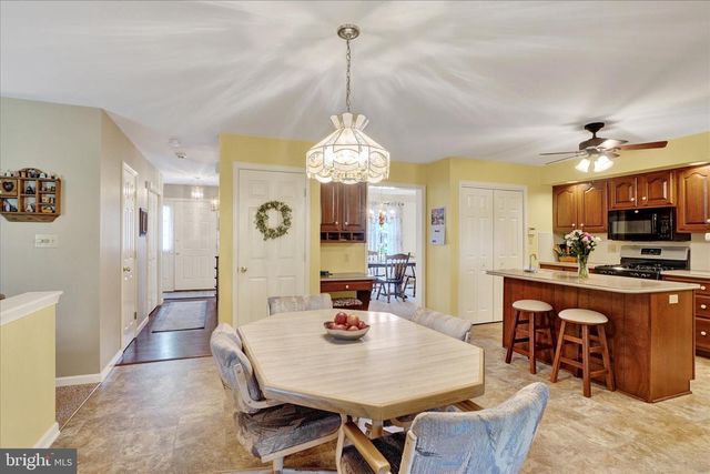 1885 HERMAN DR, York, PA 17408