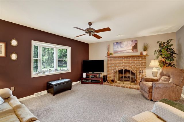 1885 HERMAN DR, York, PA 17408