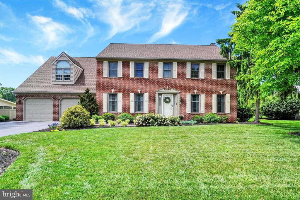 1885 HERMAN DR, York, PA 17408