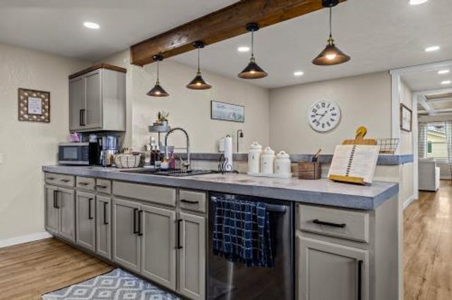 1514 State Hwy Ff, Ava, MO 65608