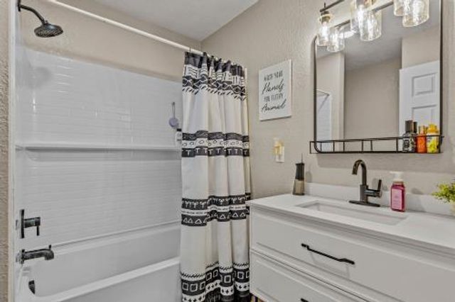 1514 State Hwy Ff, Ava, MO 65608