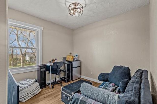 1514 State Hwy Ff, Ava, MO 65608