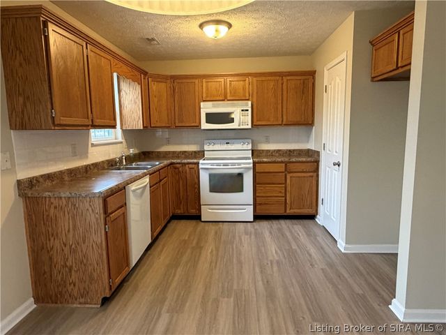 12121 Pinta Place, Sellersburg, IN 47172