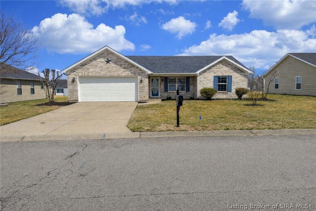 12121 Pinta Place, Sellersburg, IN 47172