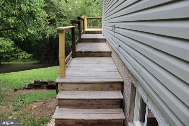 957 BUTLERS CHAPEL RD, Martinsburg, WV 25403