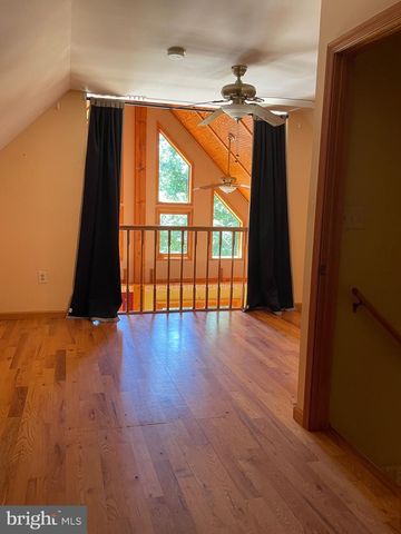 957 BUTLERS CHAPEL RD, Martinsburg, WV 25403