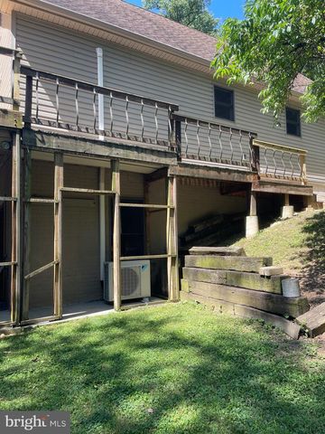 957 BUTLERS CHAPEL RD, Martinsburg, WV 25403
