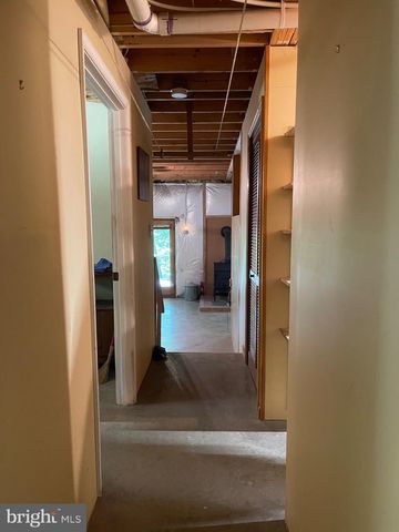 957 BUTLERS CHAPEL RD, Martinsburg, WV 25403