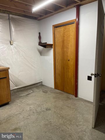 957 BUTLERS CHAPEL RD, Martinsburg, WV 25403