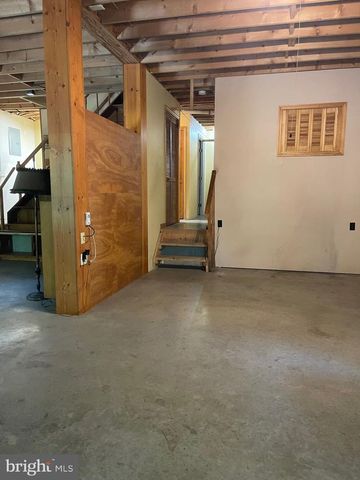 957 BUTLERS CHAPEL RD, Martinsburg, WV 25403