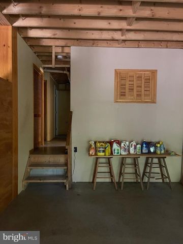 957 BUTLERS CHAPEL RD, Martinsburg, WV 25403