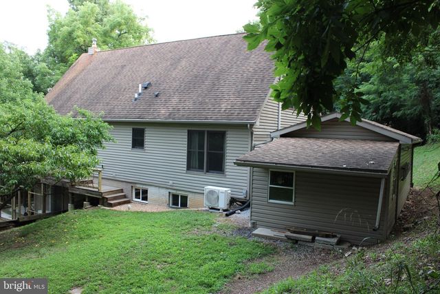 957 BUTLERS CHAPEL RD, Martinsburg, WV 25403